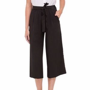 🍂Zara Trafaluc🍂black cropped wide leg culottes